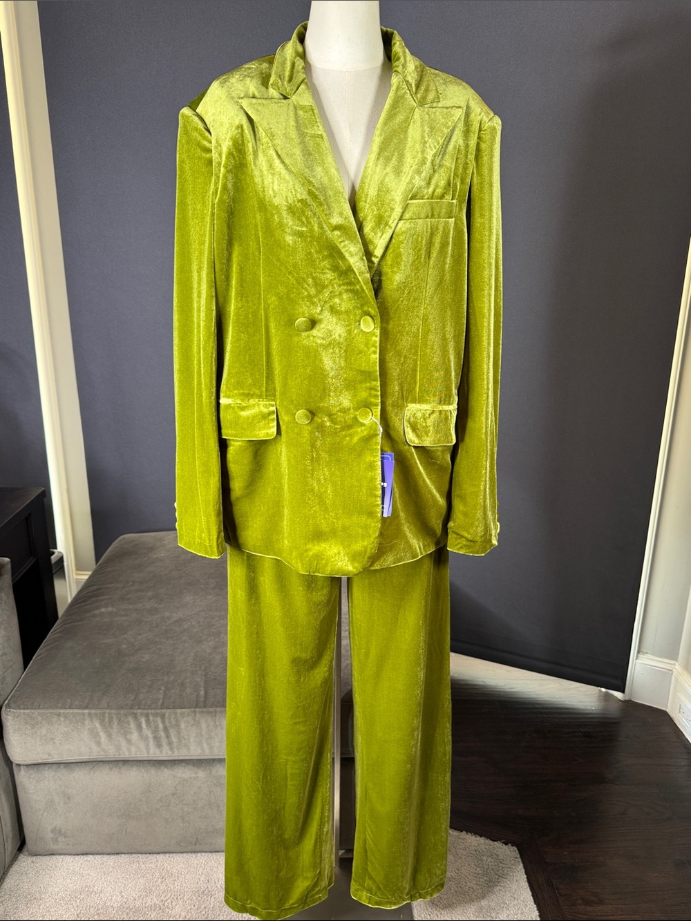 Women’s Green Double Breasted Velvet 2 Piece Formal Pant Suit Peak Lapel 2XL NWT